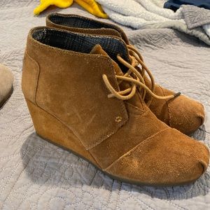 Toms shoes 7.5 brown